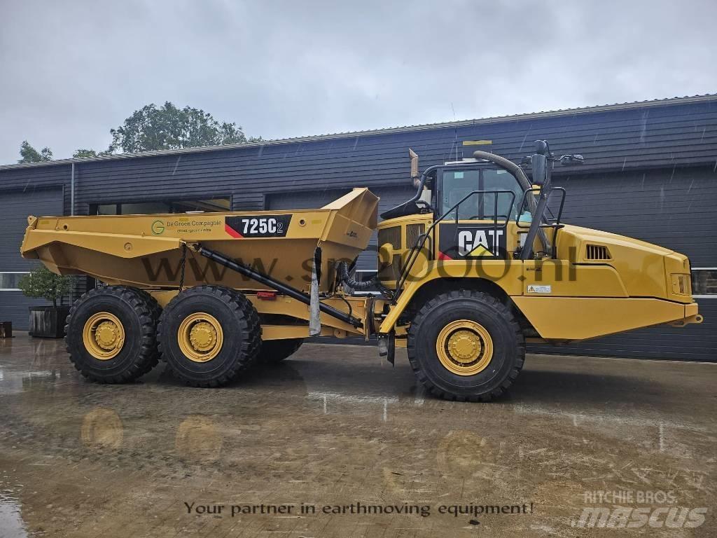 CAT 725C2 鉸接式起吊車