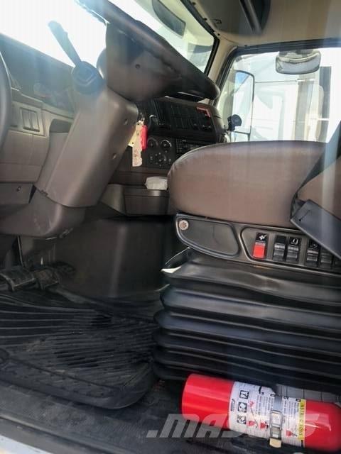 Volvo VNL 曳引機組件