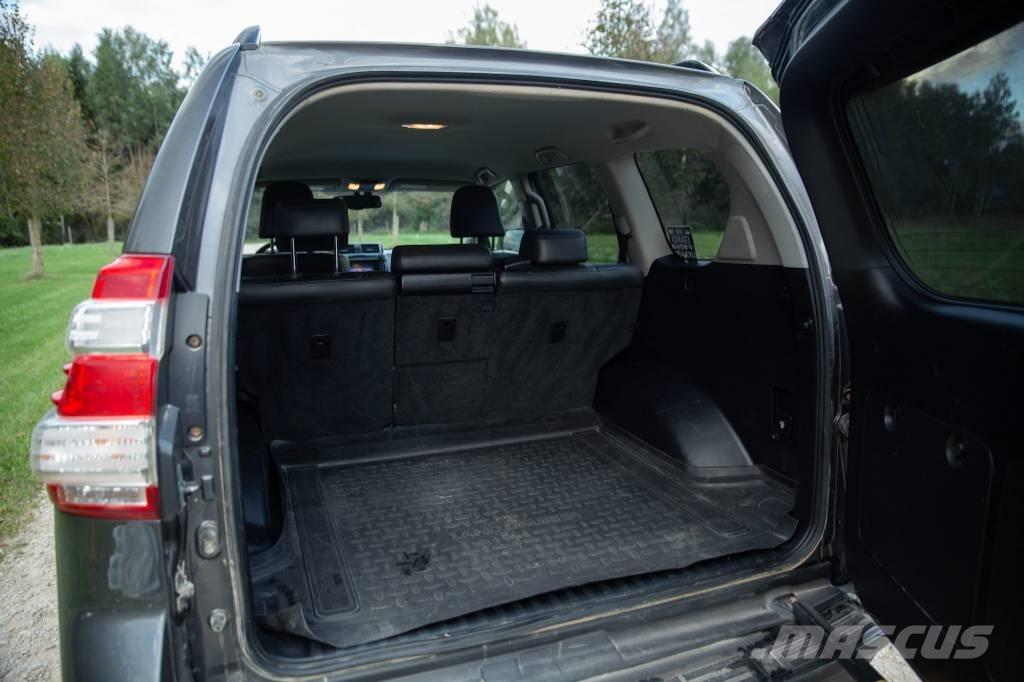 Toyota Landcruiser 汽車