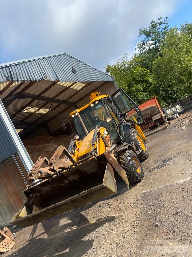 JCB 3CX 反鏟裝載機