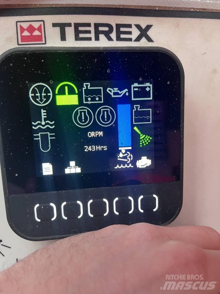 Terex Finlay 883+ E 移動式篩選機
