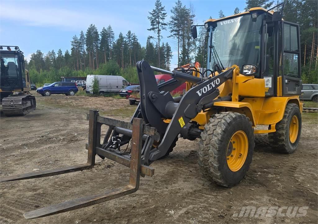 Volvo L30G 輪胎式裝載機