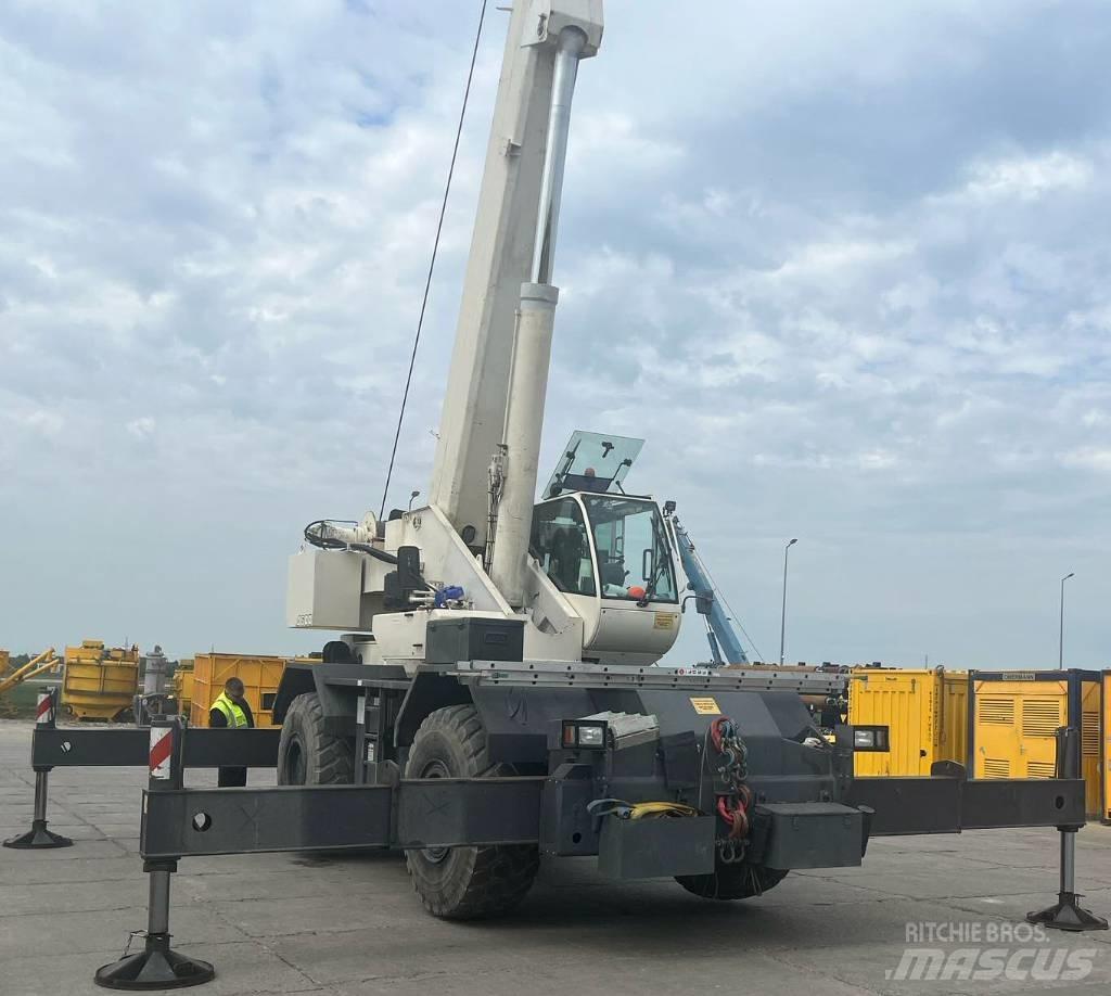Terex A 600 越野起重機
