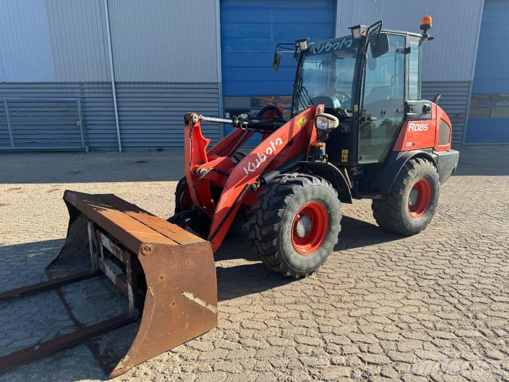 Kubota R085 輪胎式裝載機