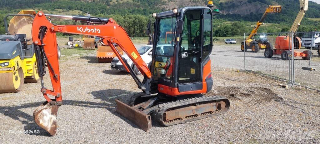 Kubota U 27-4 小型挖土機/掘鑿機<7t(小型挖掘機)