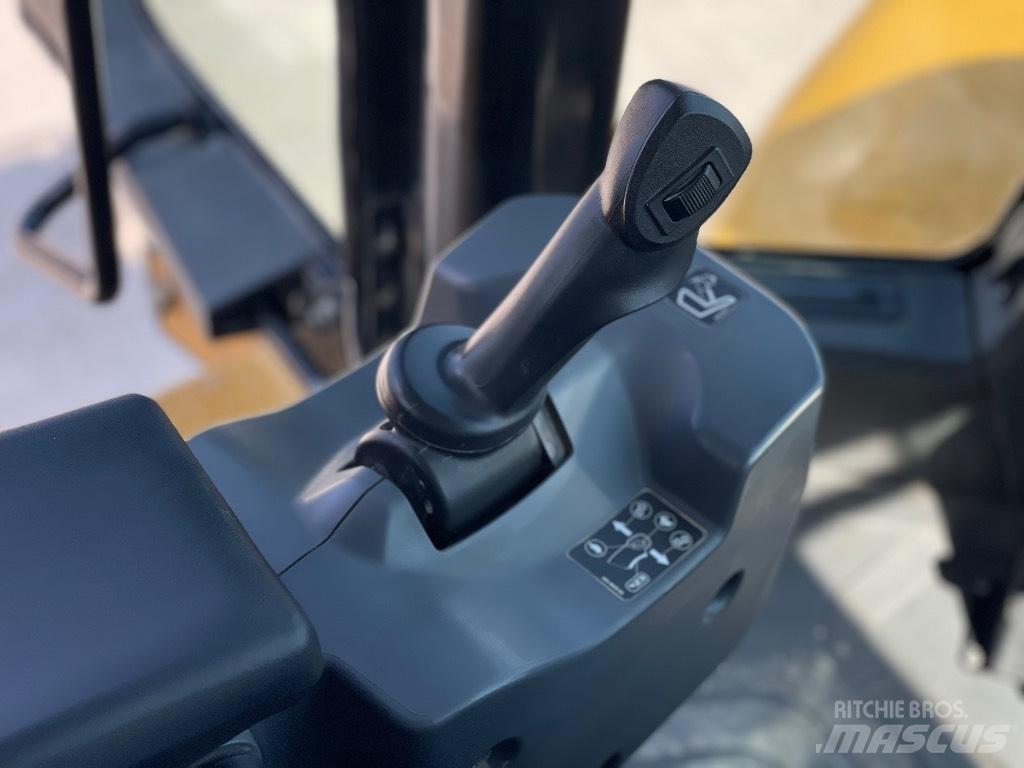 CAT 966M XE 輪胎式裝載機
