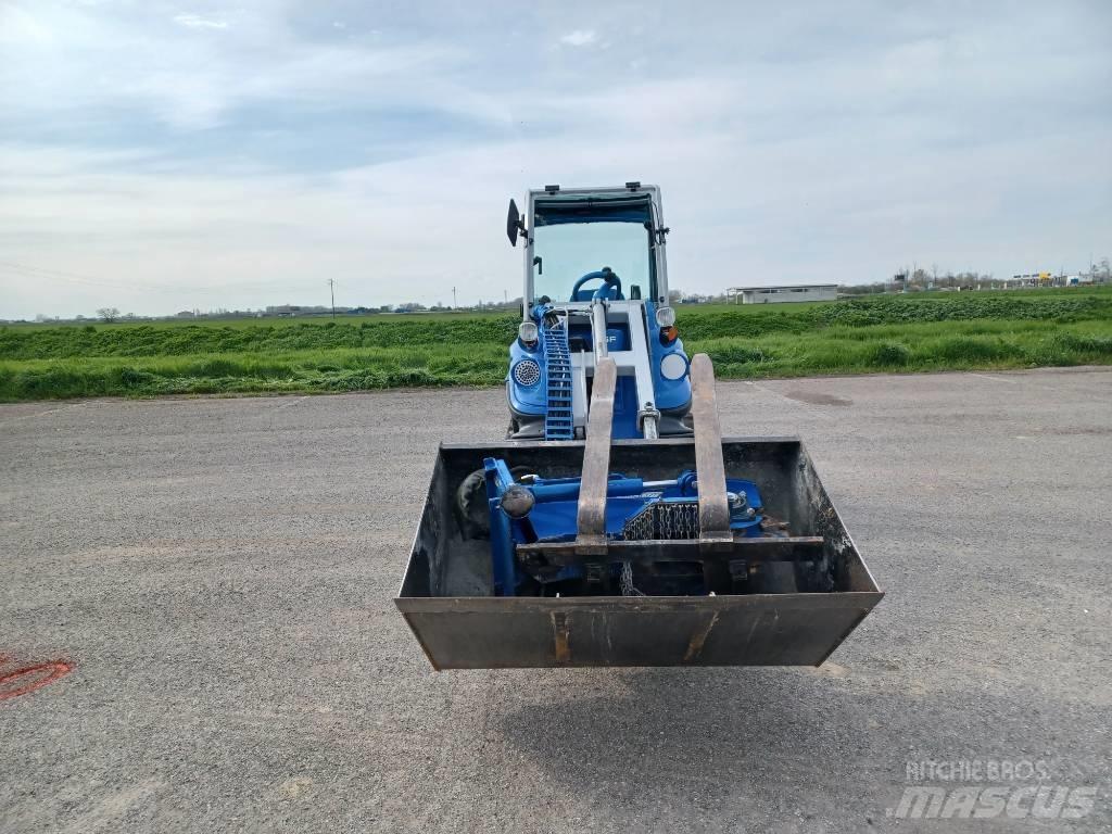 Multione SL840 4WD 滑移轉向裝載機