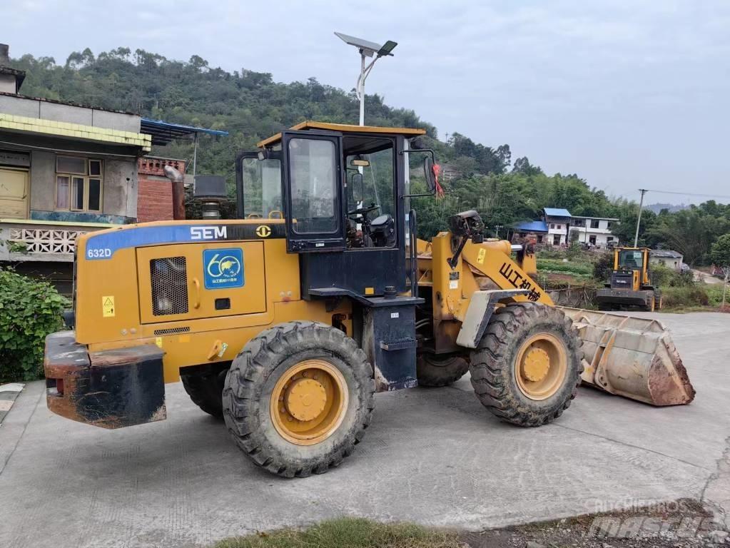 SEM 632D 輪胎式裝載機