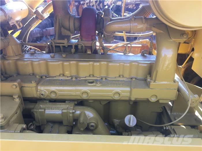 CAT D 6 D 履帶推土機