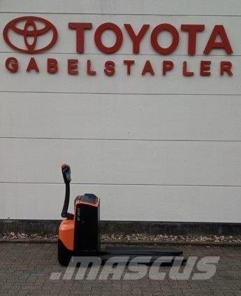 Toyota LWE 200 行走控制式堆積機