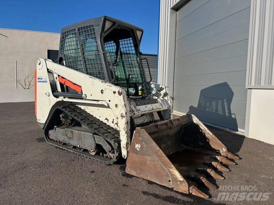 Bobcat T 110 推土機