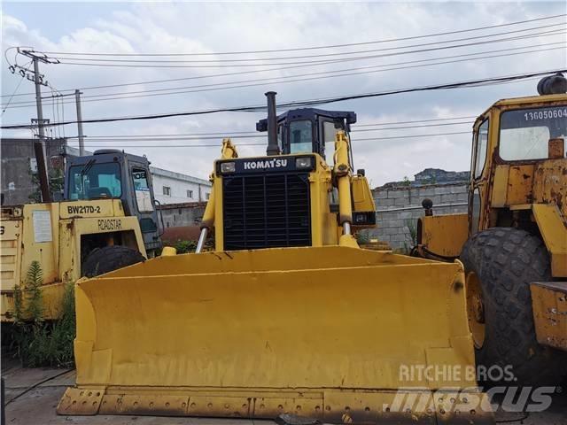 Komatsu D85-21 履帶推土機