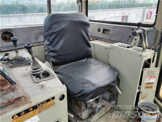 Komatsu D85-21 履帶推土機