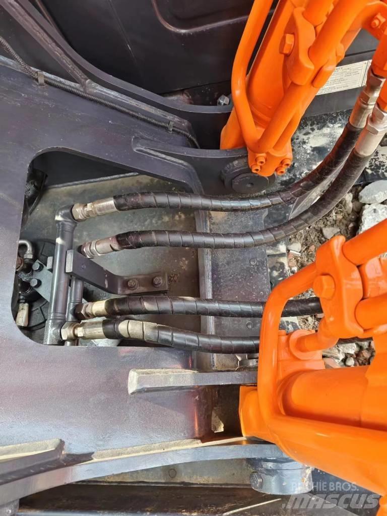 Hitachi ZX 200 履帶式 挖土機/掘鑿機/挖掘機