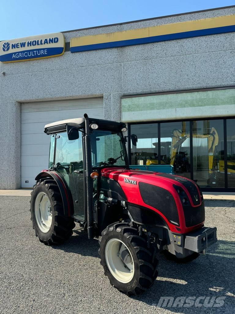 Valtra F95 曳引機