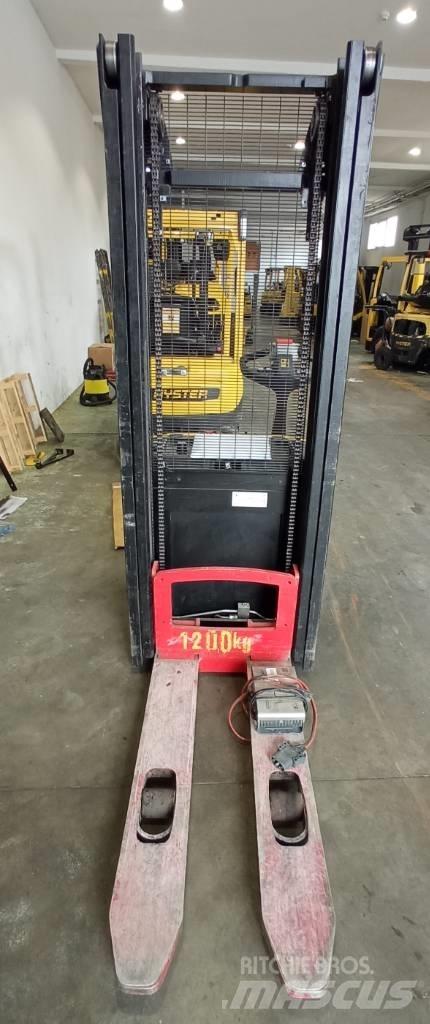 Hyster S 1.2 手動堆積機