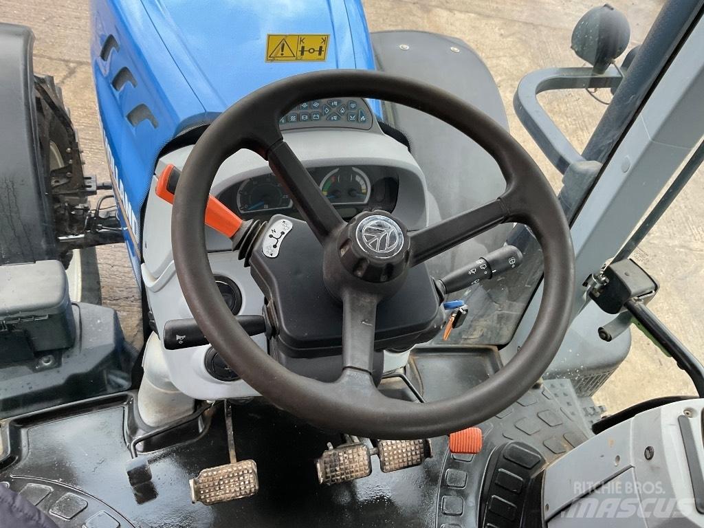 New Holland T 7.245 曳引機