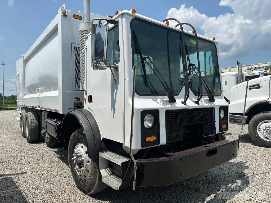 Mack MR 垃圾車