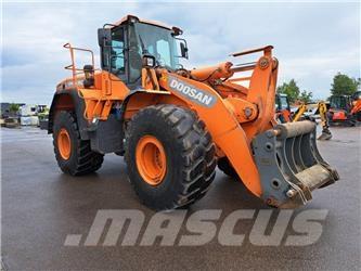 Doosan DL 450-3 輪胎式裝載機