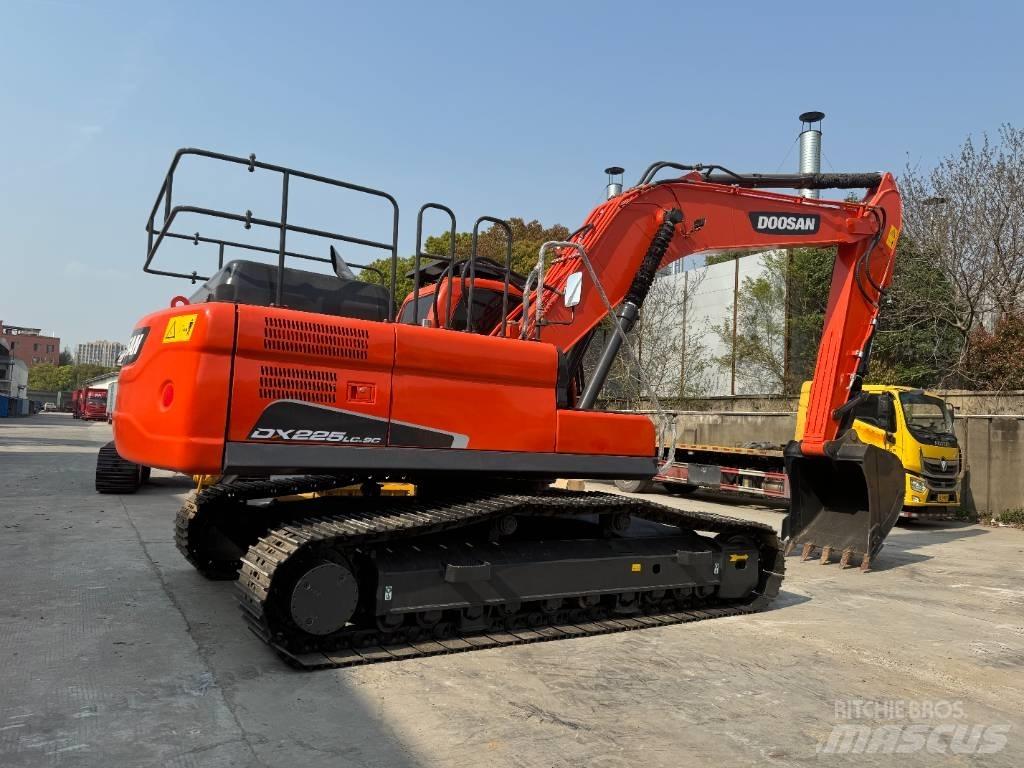Doosan DX 225 LCA 履帶式 挖土機/掘鑿機/挖掘機