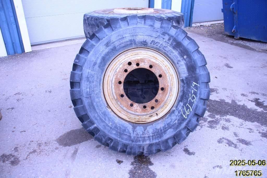 Michelin XMINED2 輪胎、車輪和輪圈