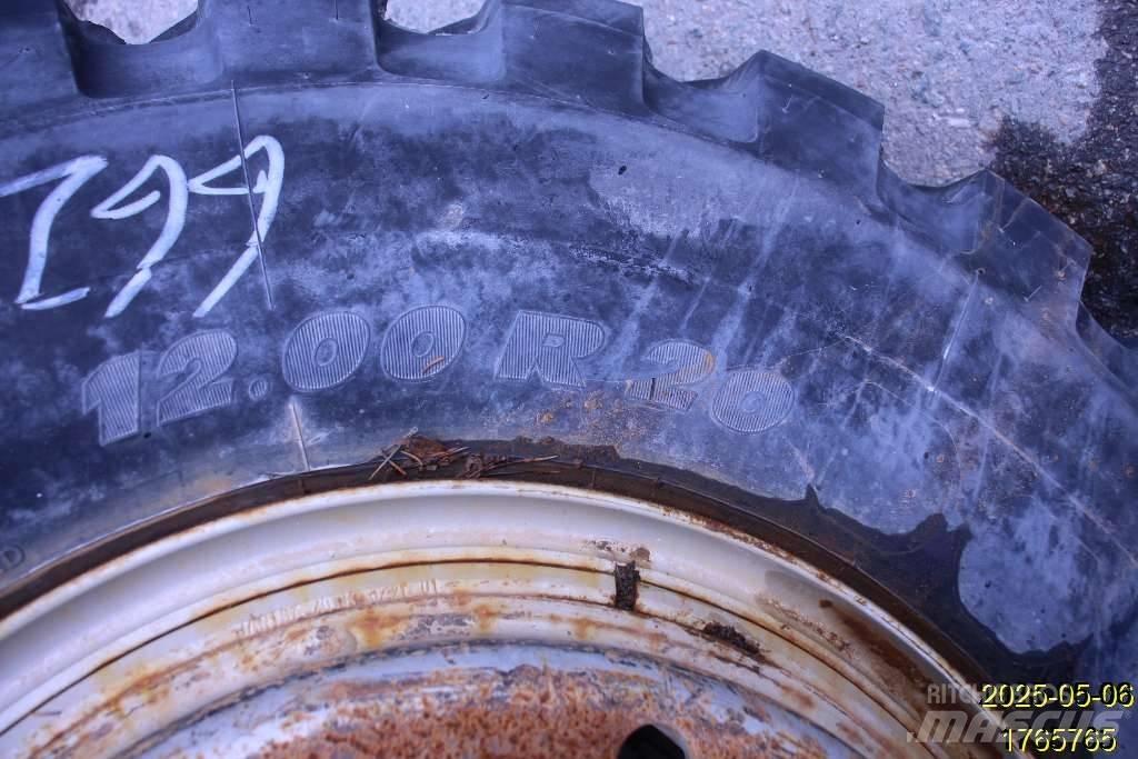 Michelin XMINED2 輪胎、車輪和輪圈
