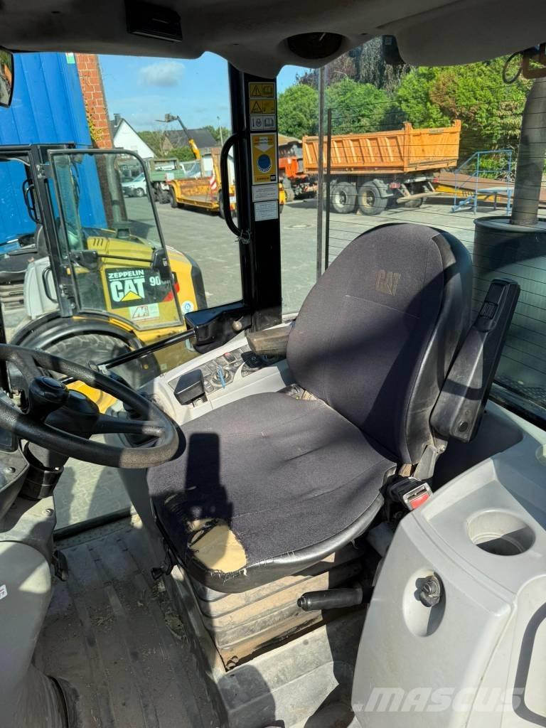 CAT 908 H 2 輪胎式裝載機