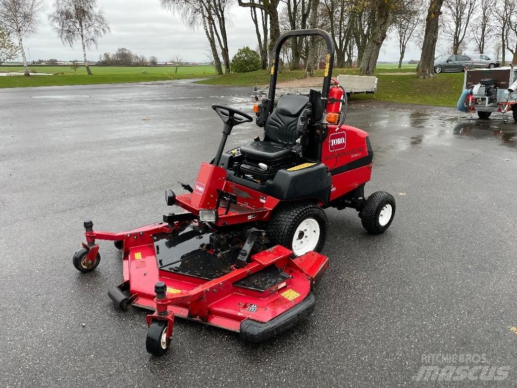 Toro 3280D 騎乘式割草機
