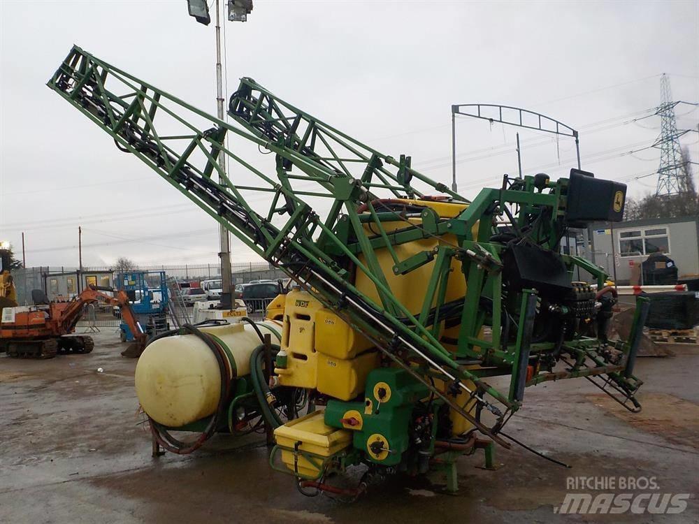John Deere 510 牽引式噴霧機