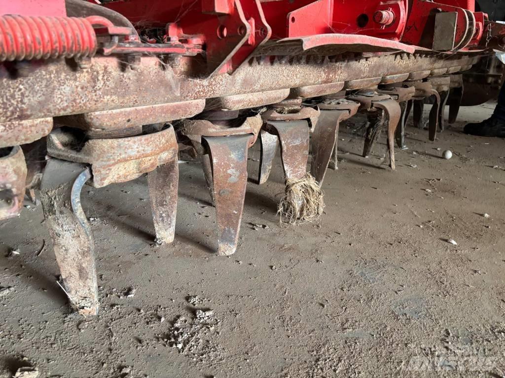 Kuhn HR 3003 D 動力耙和旋轉式耕耘機
