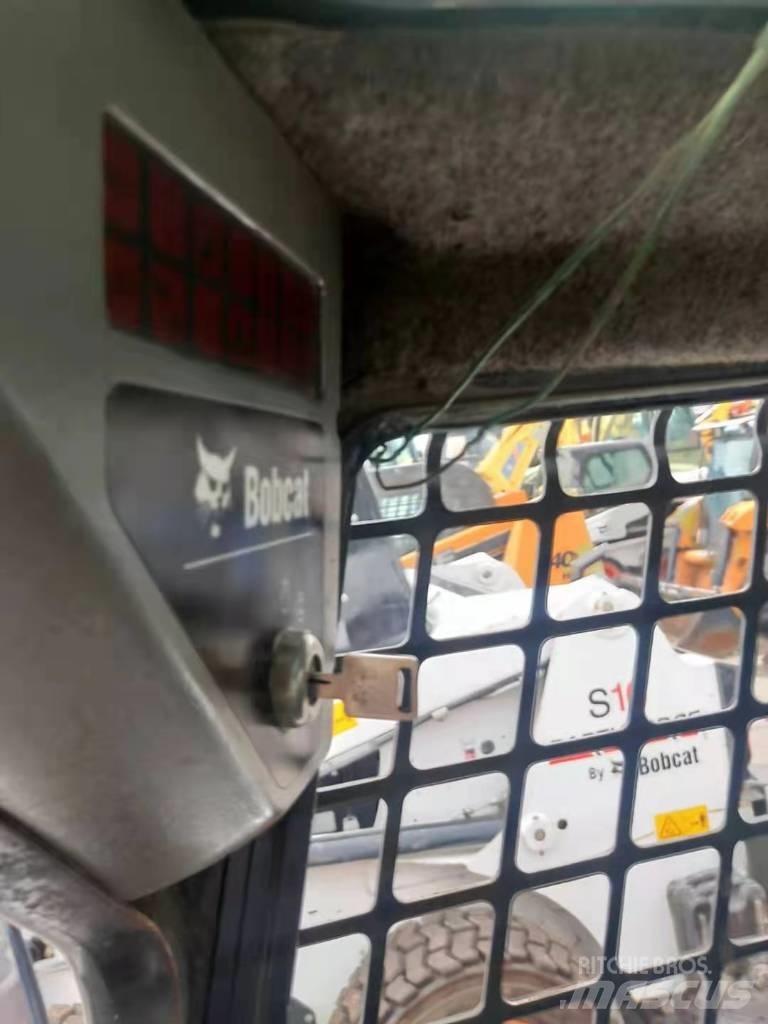Bobcat S 300 滑移轉向裝載機
