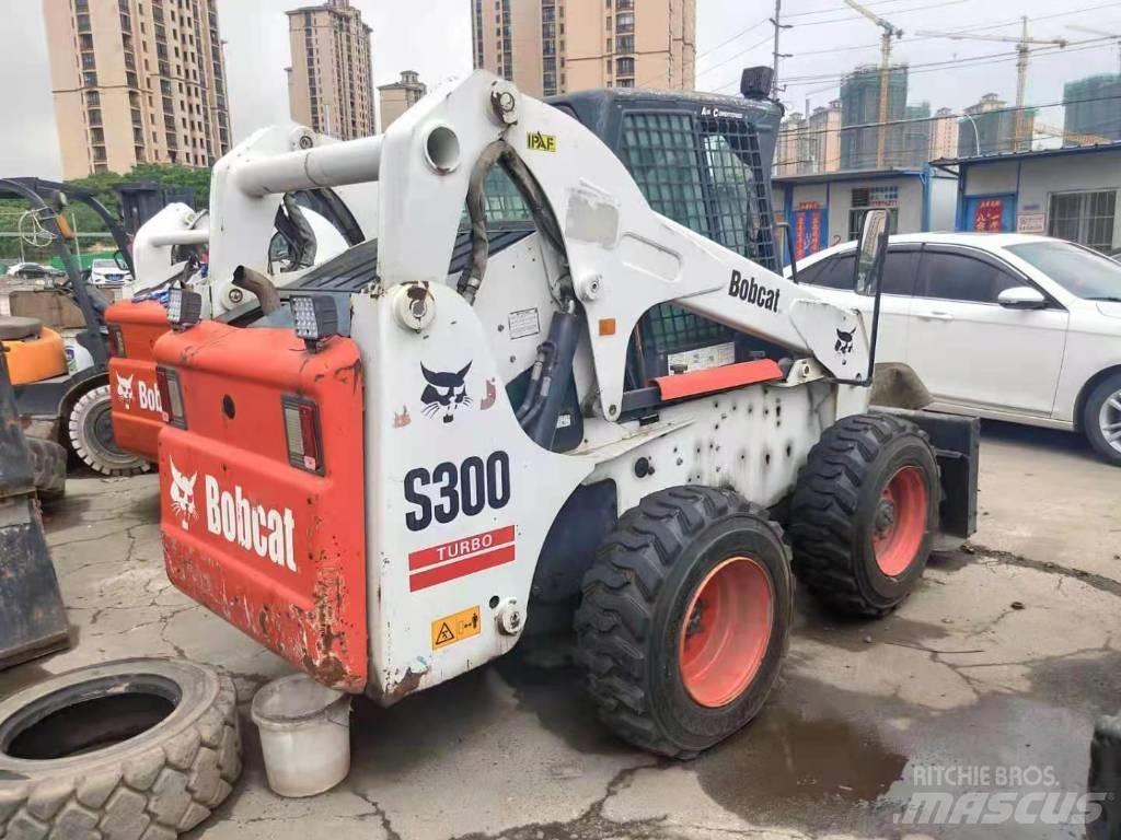Bobcat S 300 滑移轉向裝載機