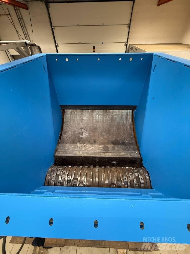 Optima 154 廢棄物撕碎機