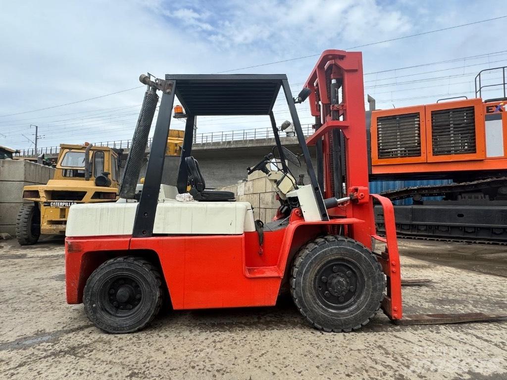 Nissan WF03A35U 柴油卡車