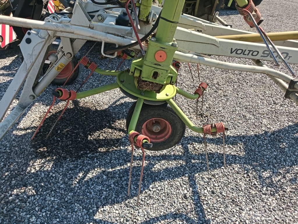 CLAAS Volto 900 T 耙與翻草機