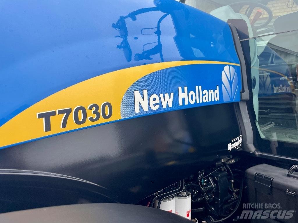 New Holland T 7030 曳引機