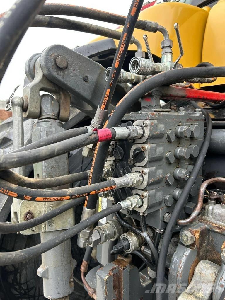 Challenger MT765 曳引機