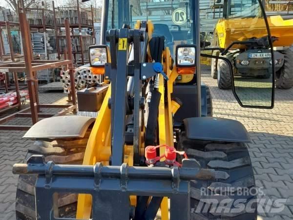 Schäffer 2430 SLT 滑移轉向裝載機