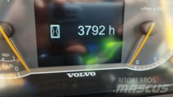 Volvo A 30 G 鉸接式起吊車
