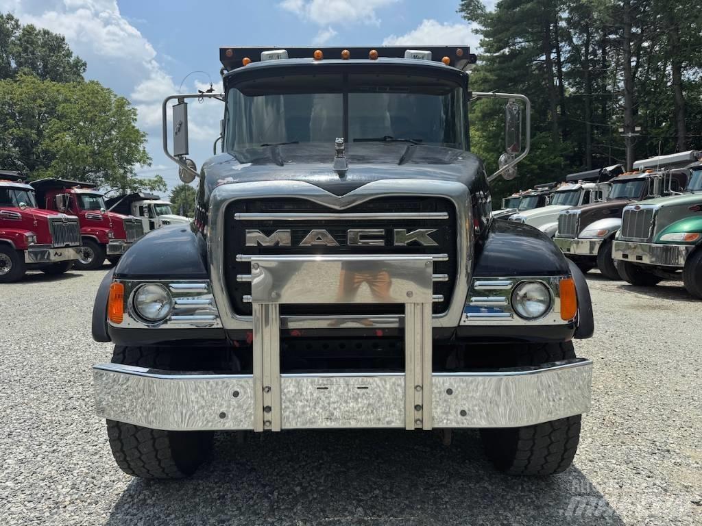 Mack Granite CV 713 傾卸式卡車