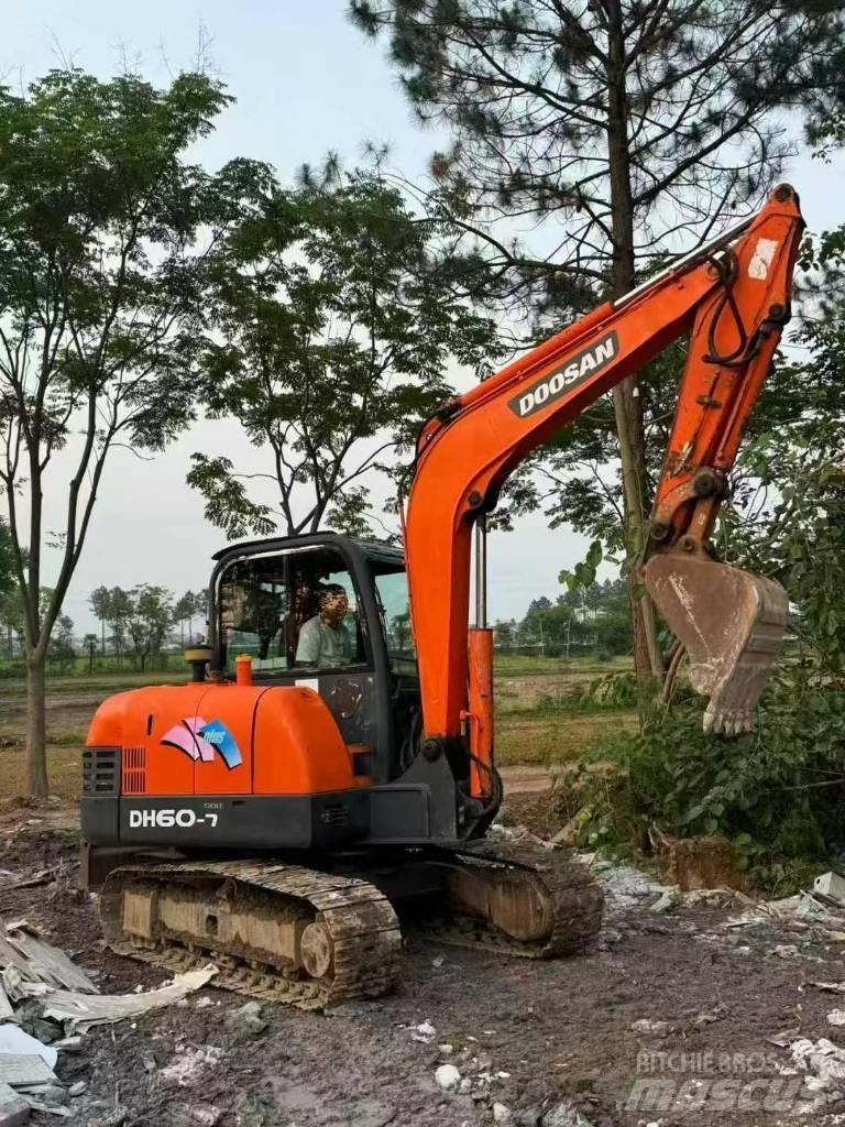 Doosan DH 60-7 小型挖土機/掘鑿機<7t(小型挖掘機)