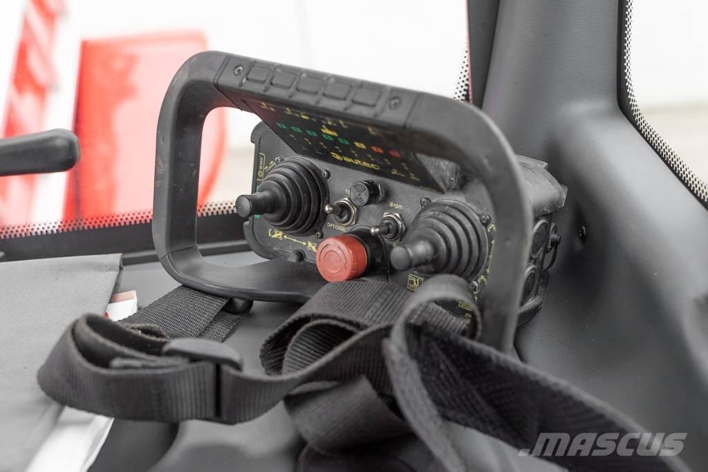 Magni RTH 4.18 伸縮臂操作車