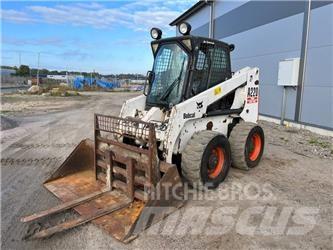 Bobcat A 220 滑移轉向裝載機