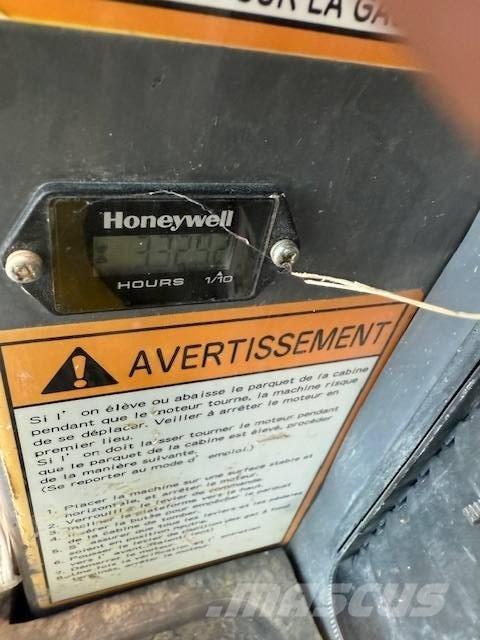 Takeuchi TB 250 小型挖土機/掘鑿機<7t(小型挖掘機)