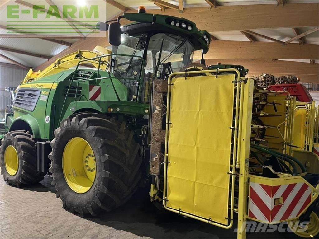 John Deere 9600 自走式飼料採集機