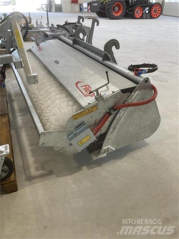 Fliegl Power Pro 260 掃倉機