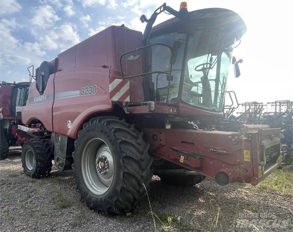 Case IH 8230 AF 聯合收穫機
