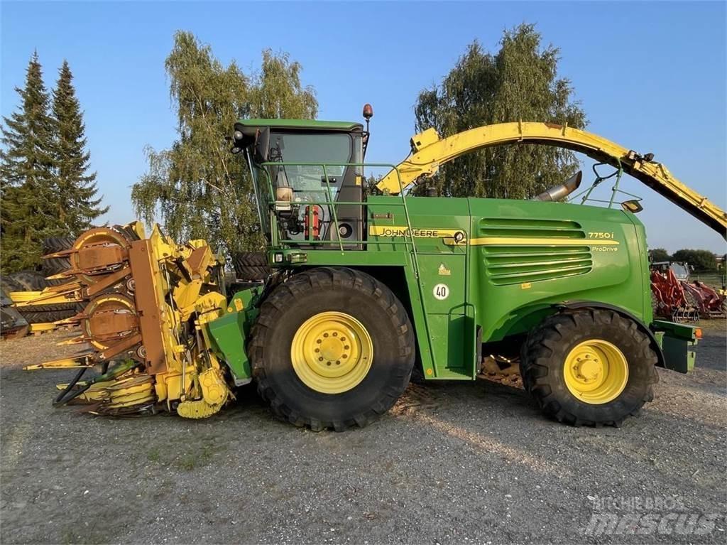 John Deere 7750 自走式飼料採集機
