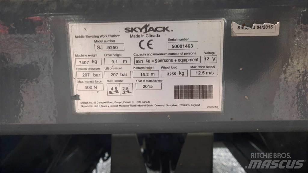 SkyJack 9250RT 剪式升降機