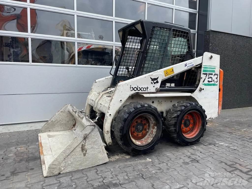 Bobcat 753 滑移轉向裝載機